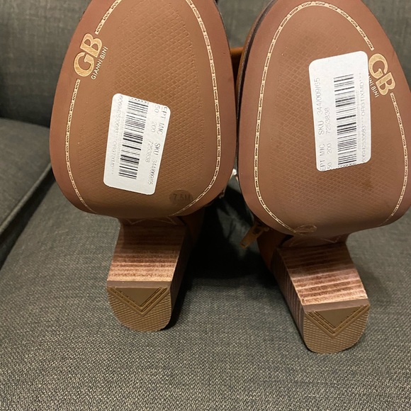 Gianni Bini Boots - Picture 3 of 6